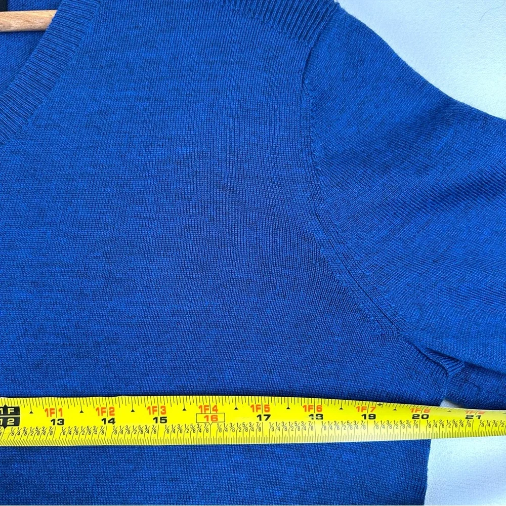 Banana Republic‎ Italian Merino Yarn by  Baruffa V-Neck Sweater Office